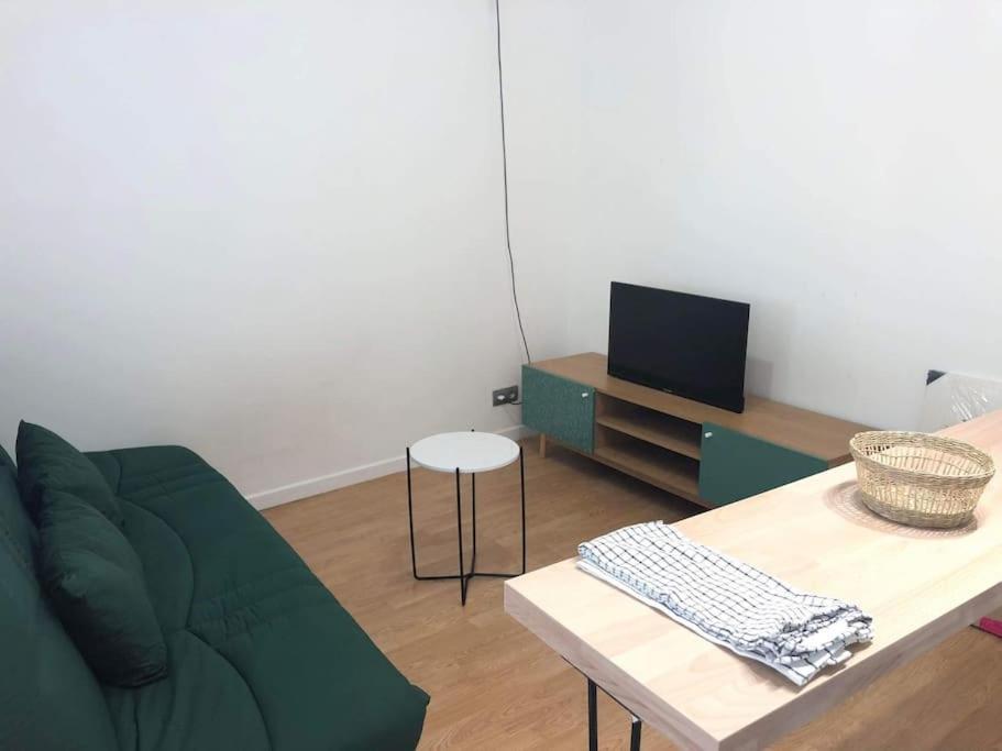 Studio Confortable Pres De Paris Apartment Villejuif Luaran gambar